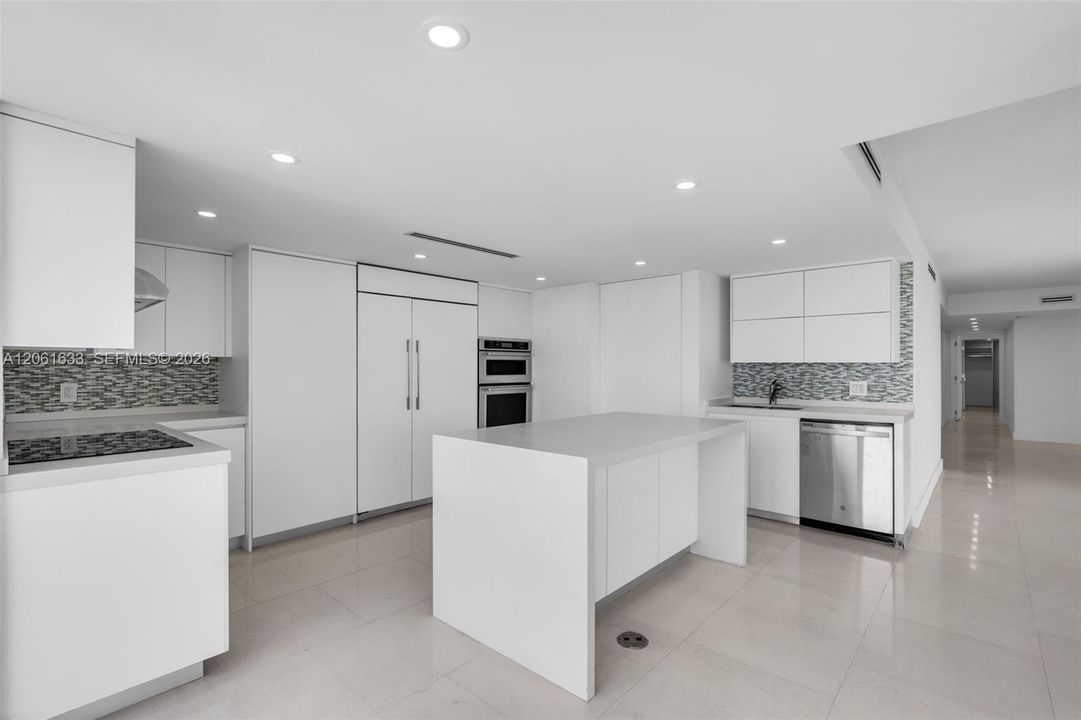 En Venta: $3,595,000 (3 camas, 3 baños, 3120 Pies cuadrados)