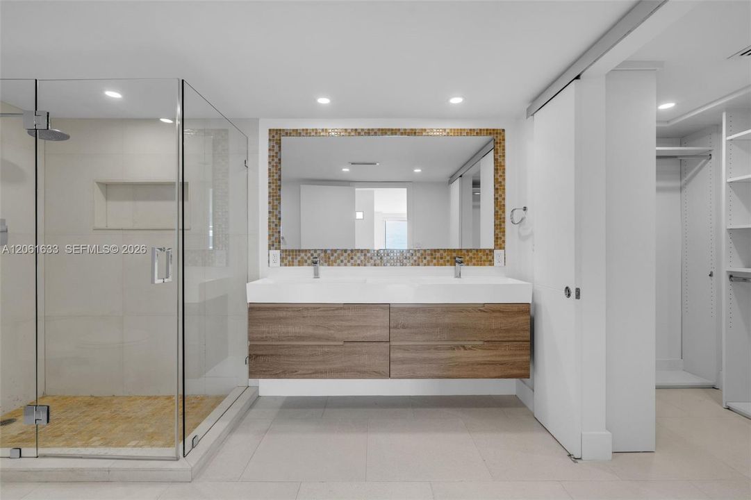 En Venta: $3,595,000 (3 camas, 3 baños, 3120 Pies cuadrados)