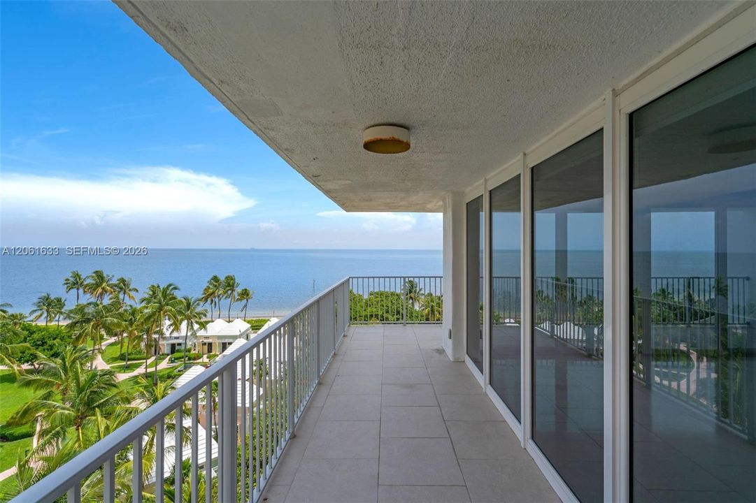En Venta: $3,595,000 (3 camas, 3 baños, 3120 Pies cuadrados)