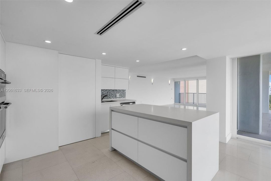 En Venta: $3,595,000 (3 camas, 3 baños, 3120 Pies cuadrados)