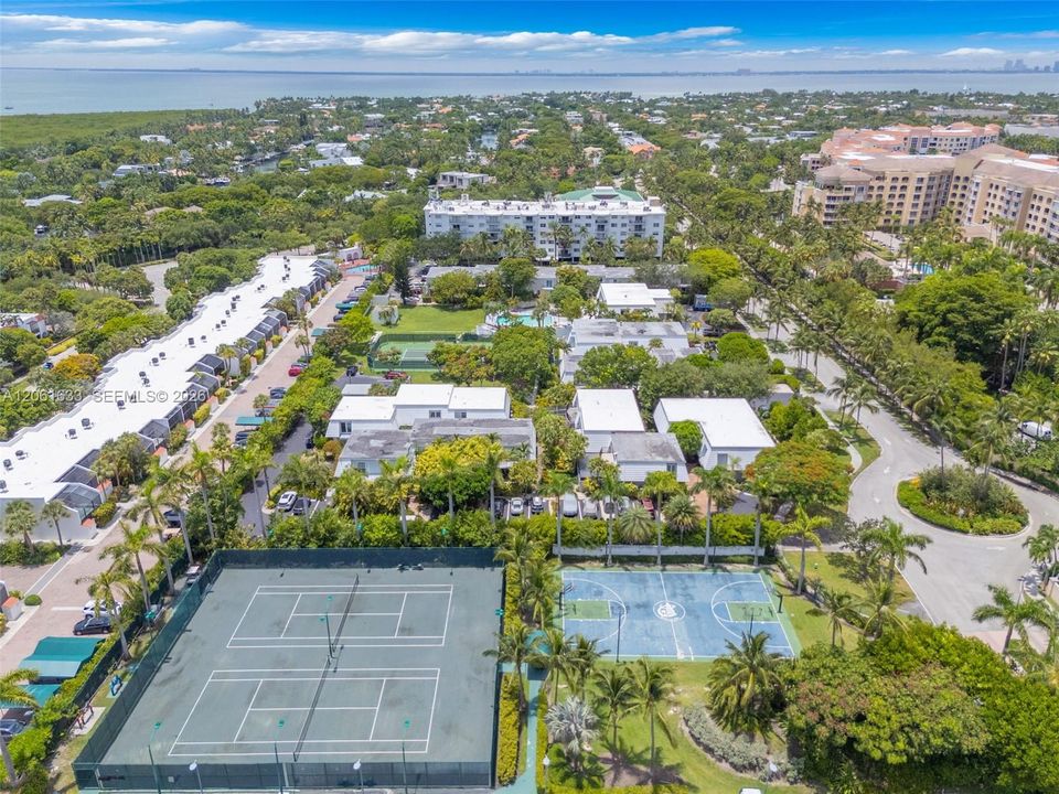 En Venta: $3,595,000 (3 camas, 3 baños, 3120 Pies cuadrados)