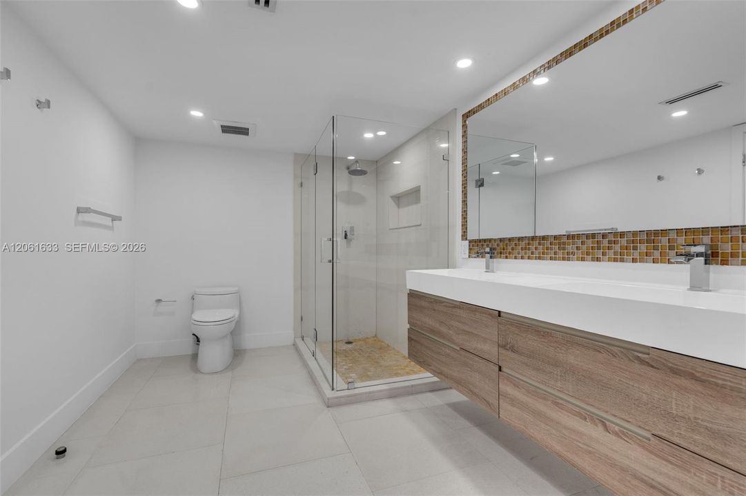 En Venta: $3,595,000 (3 camas, 3 baños, 3120 Pies cuadrados)
