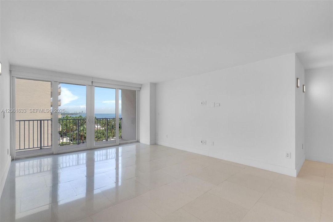 En Venta: $3,595,000 (3 camas, 3 baños, 3120 Pies cuadrados)