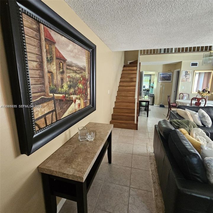 В аренду: $2,800 (3 спален, 2 ванн, 1330 Квадратных фут)