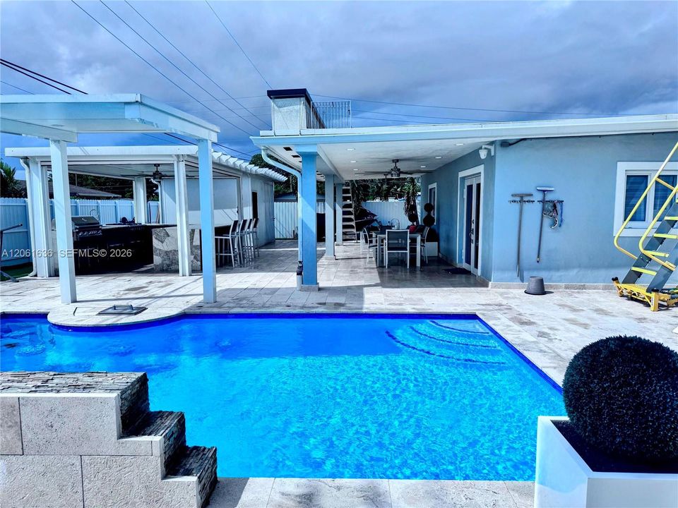 En Renta: $4,600 (4 camas, 2 baños, 1673 Pies cuadrados)