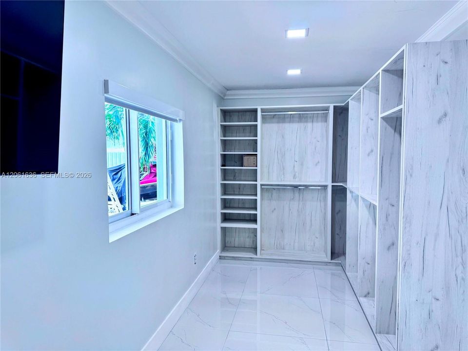 En Renta: $4,600 (4 camas, 2 baños, 1673 Pies cuadrados)