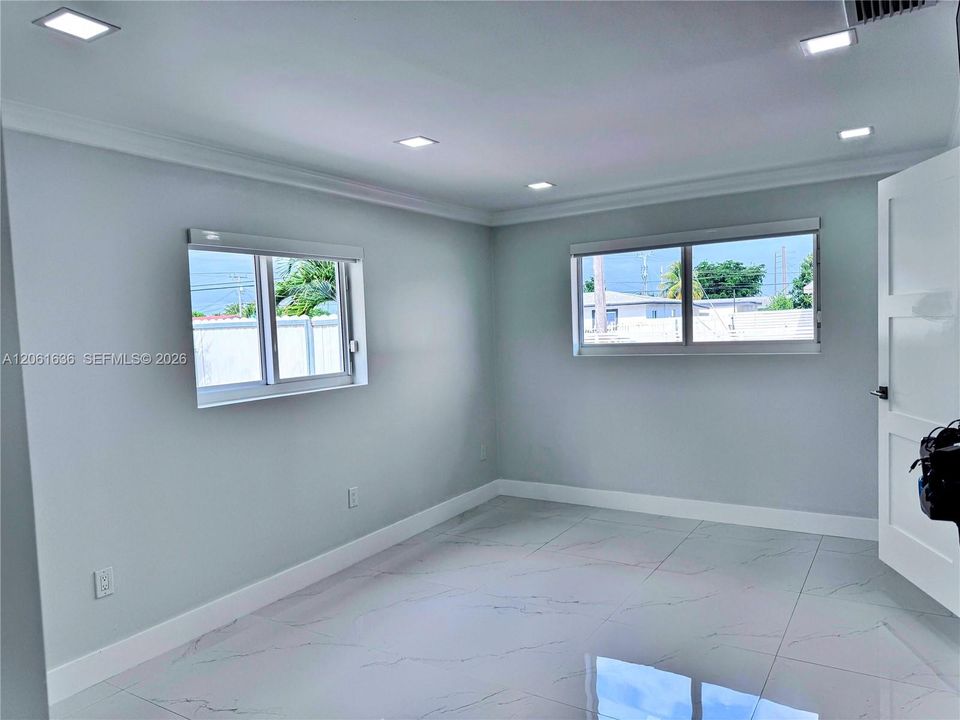 En Renta: $4,600 (4 camas, 2 baños, 1673 Pies cuadrados)