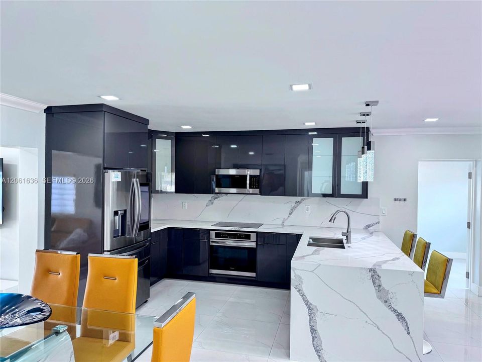 En Renta: $4,600 (4 camas, 2 baños, 1673 Pies cuadrados)