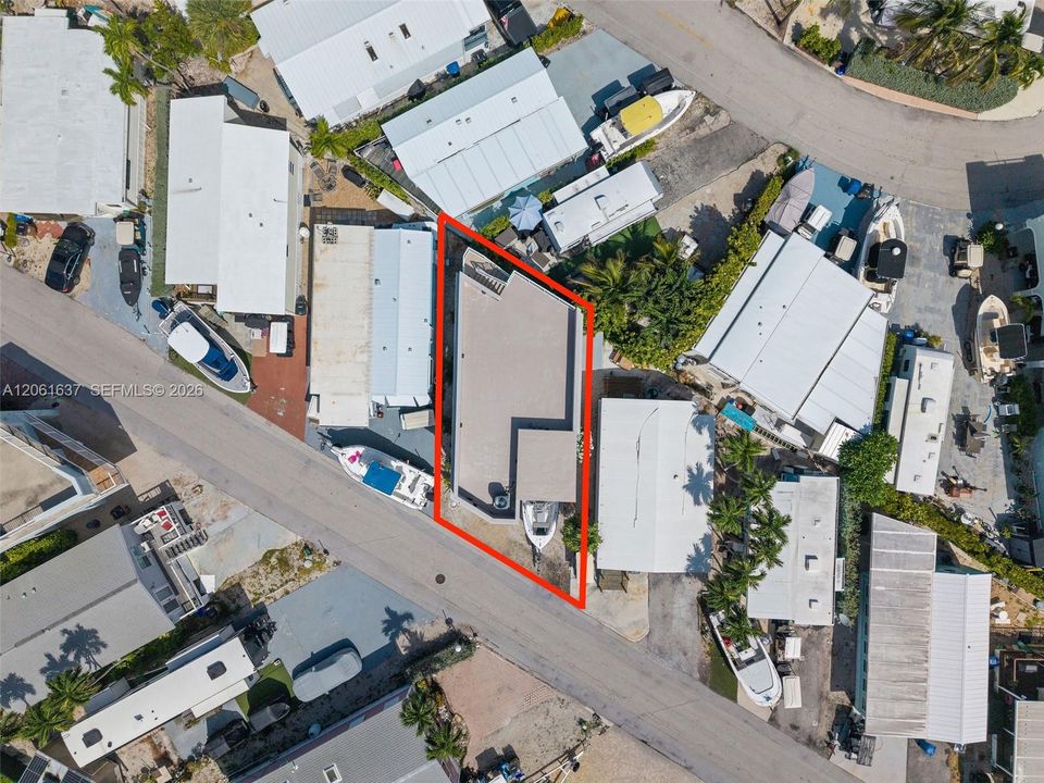На продажу: $825,000 (3 спален, 2 ванн, 914 Квадратных фут)