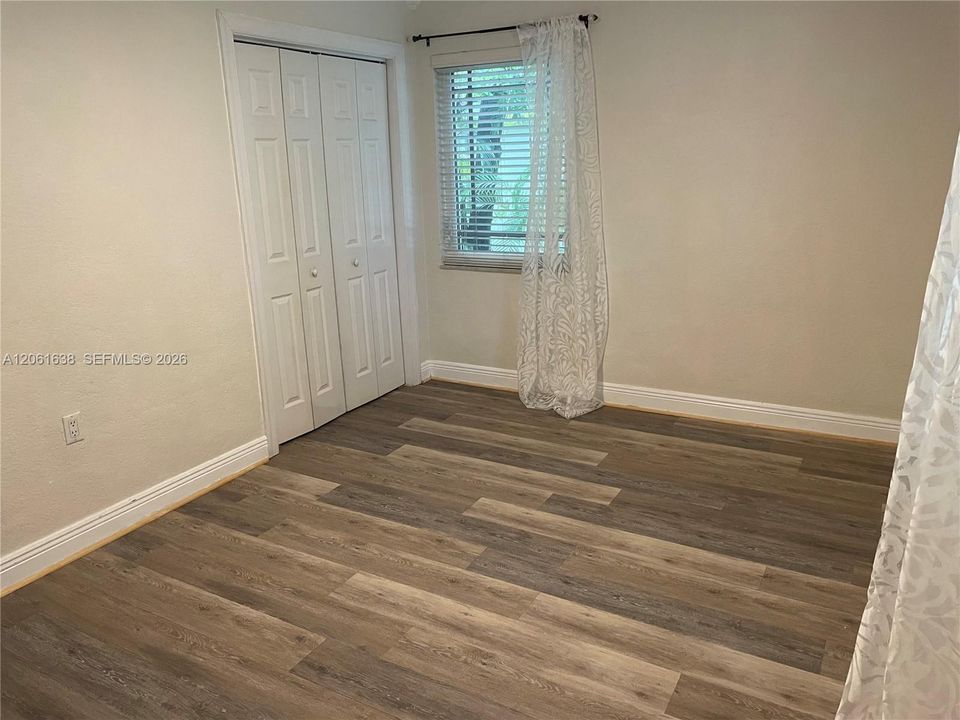 В аренду: $4,500 (3 спален, 1 ванн, 1264 Квадратных фут)