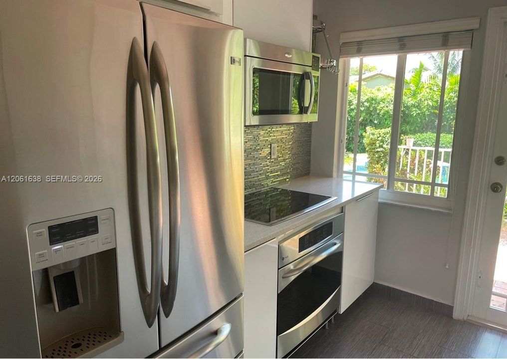 В аренду: $4,500 (3 спален, 1 ванн, 1264 Квадратных фут)