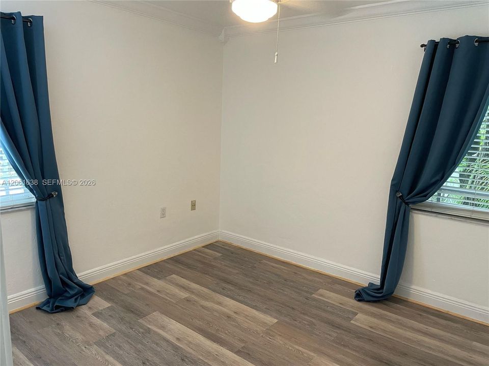 В аренду: $4,500 (3 спален, 1 ванн, 1264 Квадратных фут)