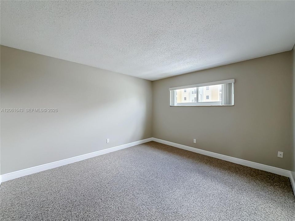 В аренду: $1,950 (2 спален, 1 ванн, 730 Квадратных фут)