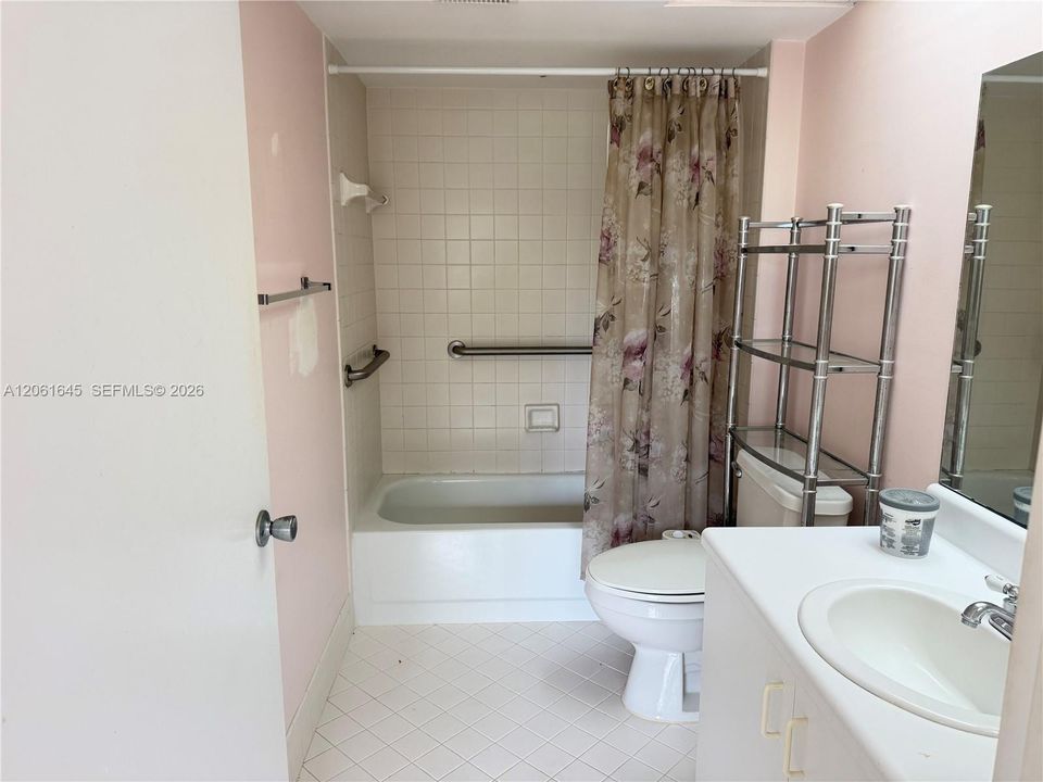 На продажу: $129,900 (1 спален, 1 ванн, 1056 Квадратных фут)