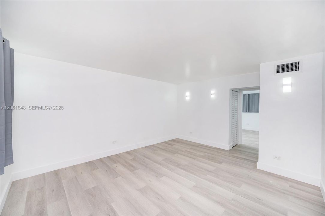 В аренду: $1,950 (2 спален, 1 ванн, 765 Квадратных фут)