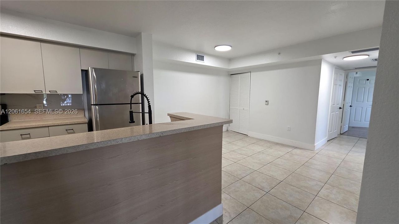 В аренду: $2,000 (3 спален, 2 ванн, 1126 Квадратных фут)