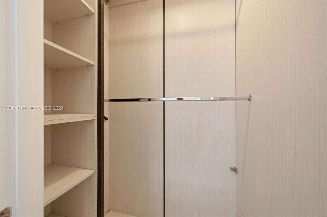 На продажу: $1,100,000 (2 спален, 2 ванн, 1388 Квадратных фут)