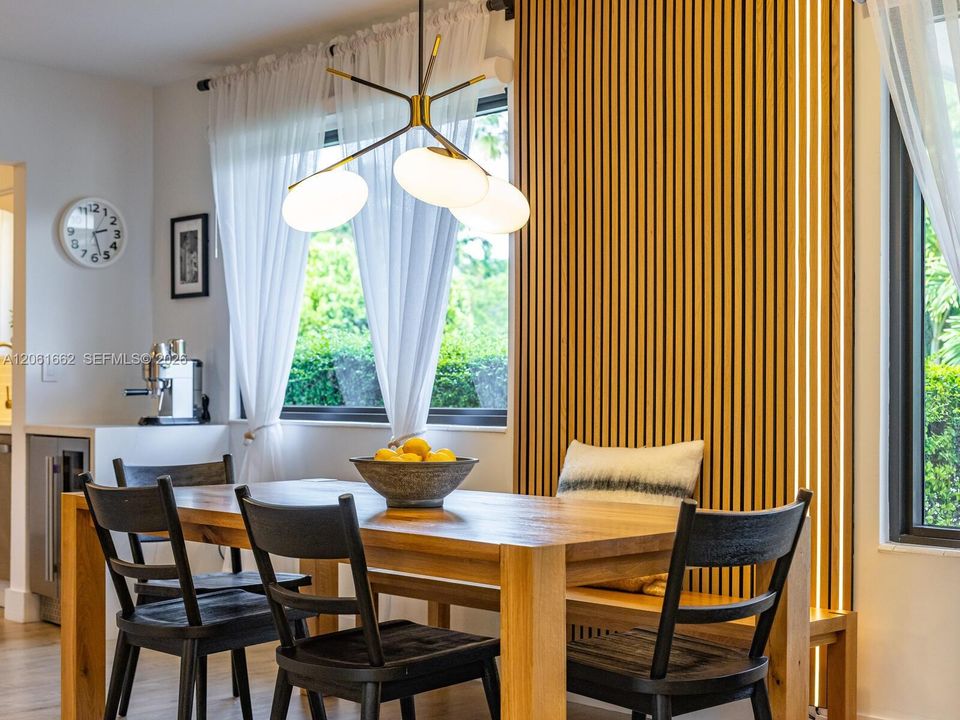На продажу: $1,299,000 (2 спален, 2 ванн, 0 Квадратных фут)
