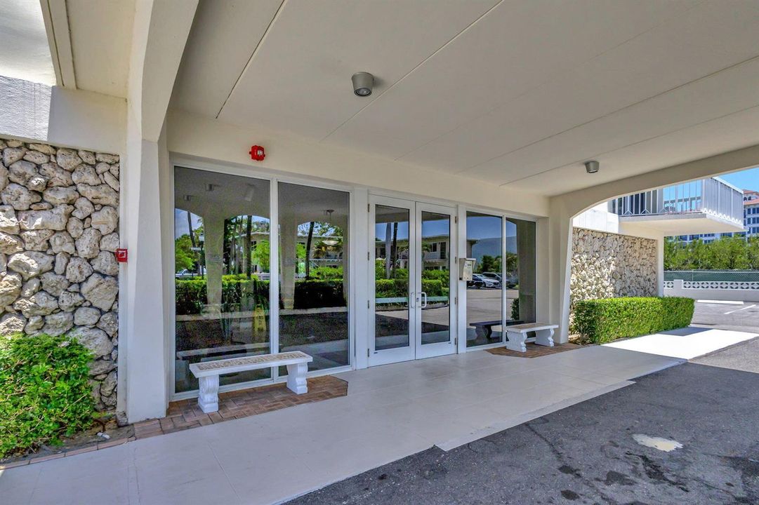 70-web-or-mls-125 S Ocean Mayan Towers (