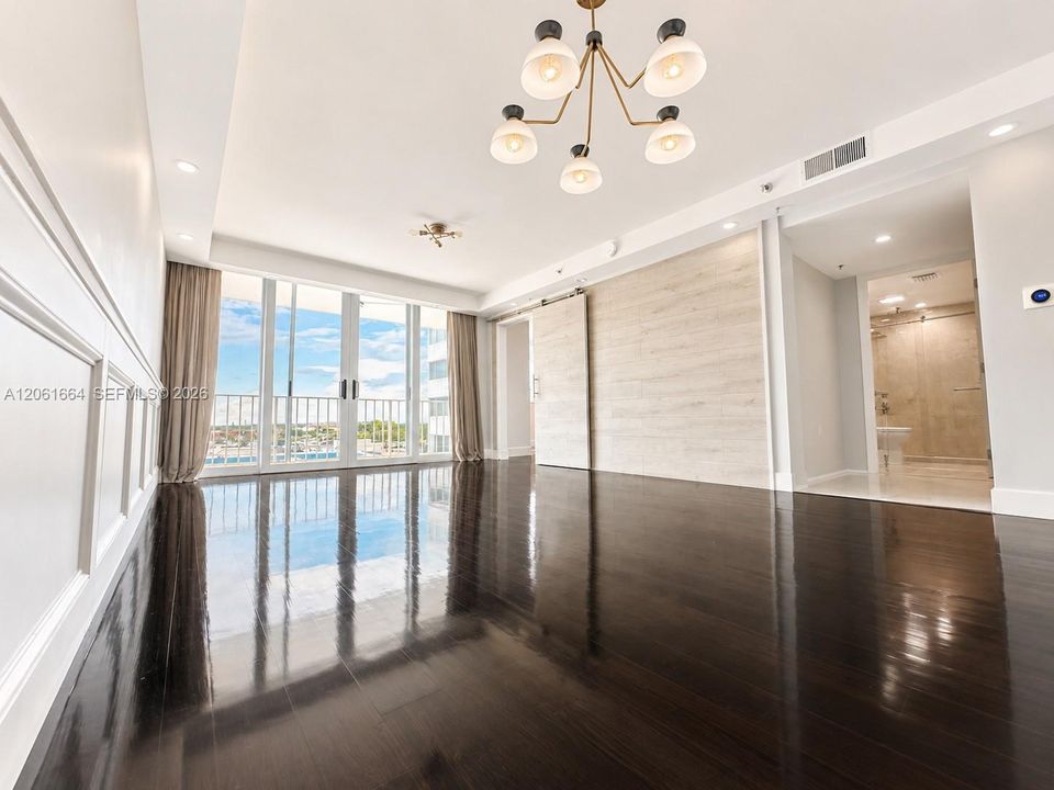 На продажу: $350,000 (2 спален, 2 ванн, 883 Квадратных фут)