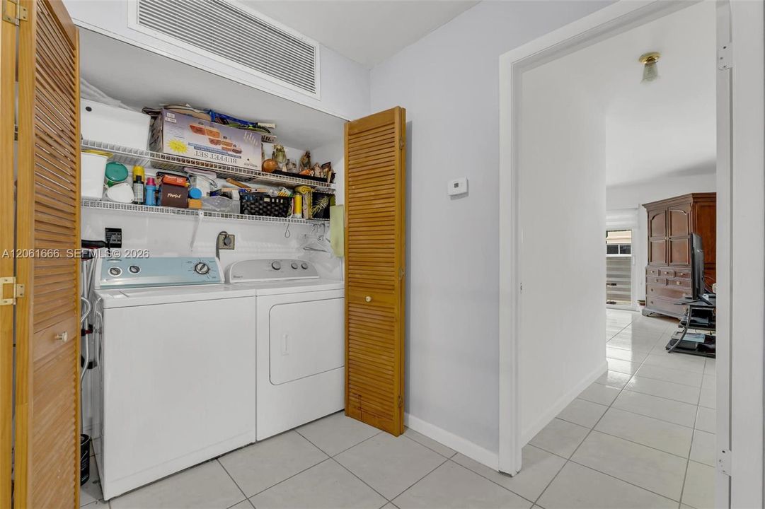 En Venta: $450,000 (3 camas, 2 baños, 1592 Pies cuadrados)