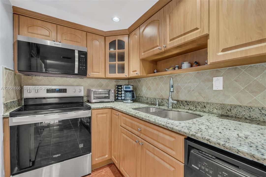 En Venta: $450,000 (3 camas, 2 baños, 1592 Pies cuadrados)
