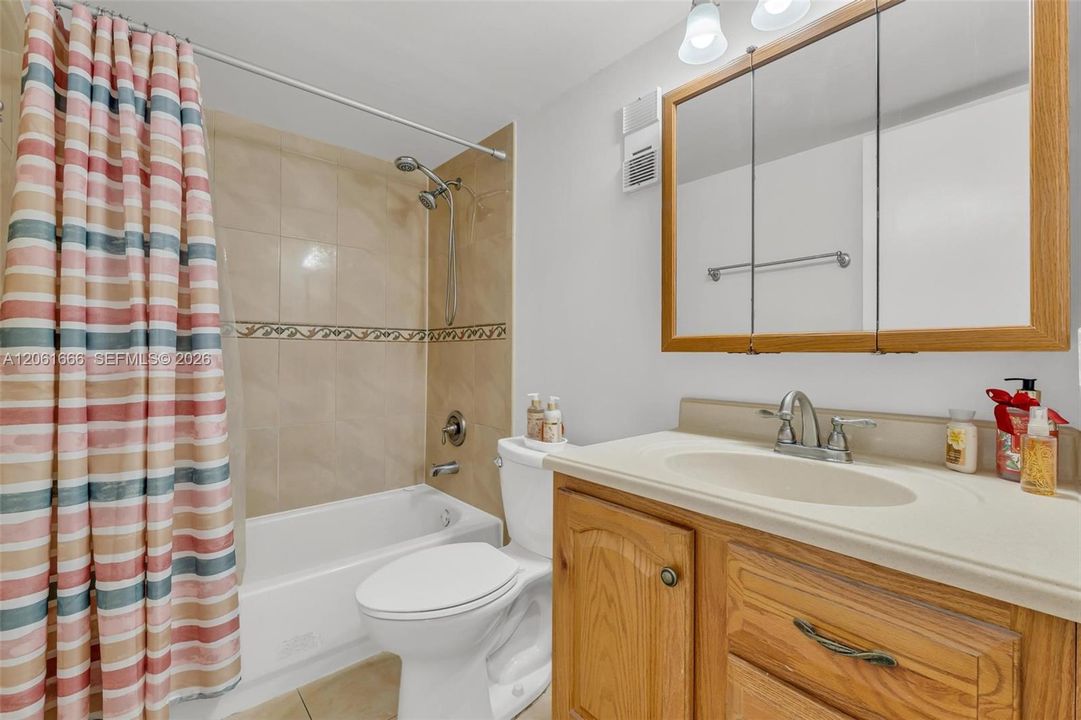 En Venta: $450,000 (3 camas, 2 baños, 1592 Pies cuadrados)