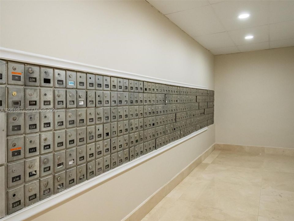 В аренду: $4,200 (2 спален, 2 ванн, 1241 Квадратных фут)