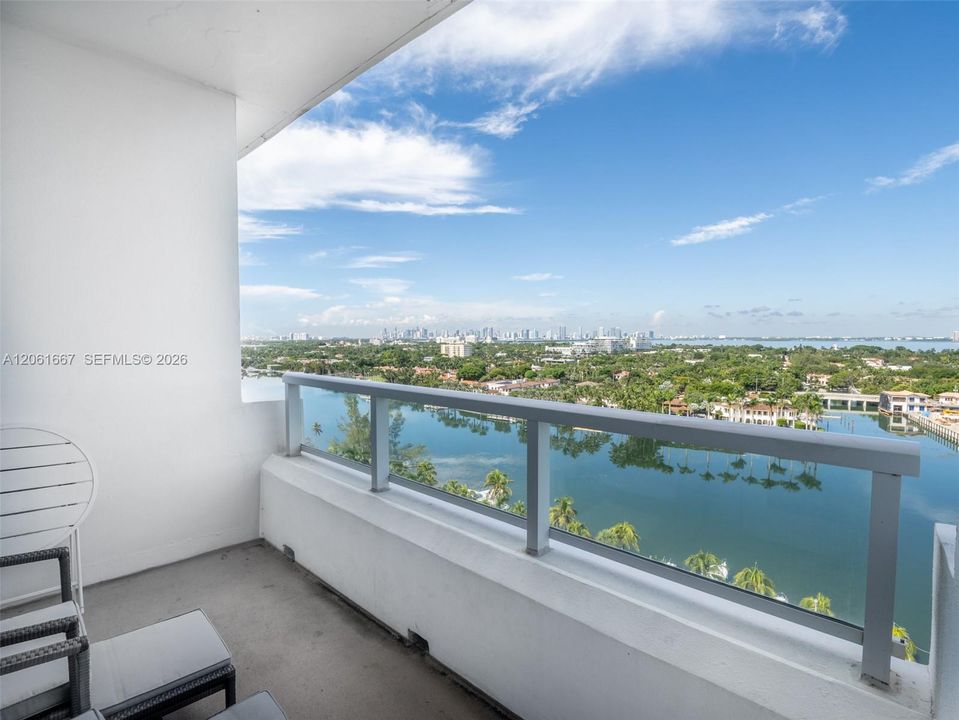В аренду: $4,200 (2 спален, 2 ванн, 1241 Квадратных фут)