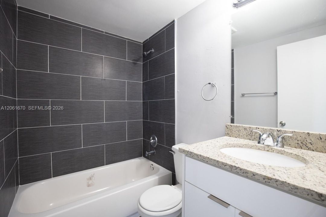 В аренду: $1,600 (1 спален, 1 ванн, 750 Квадратных фут)