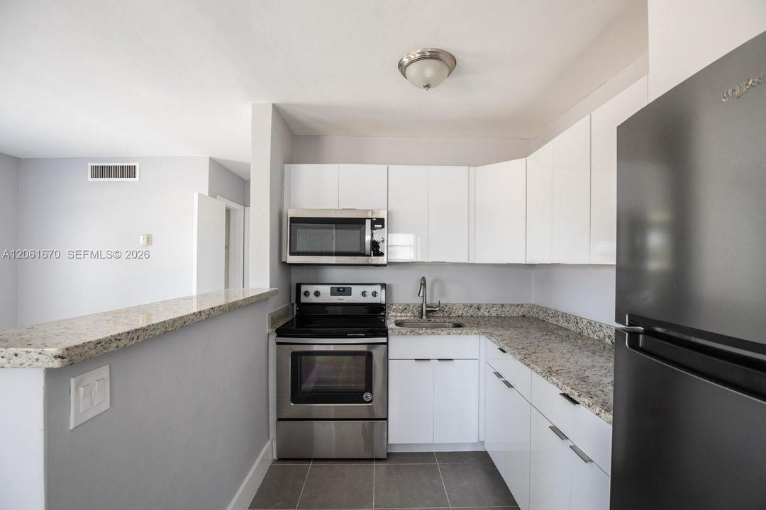В аренду: $1,600 (1 спален, 1 ванн, 750 Квадратных фут)