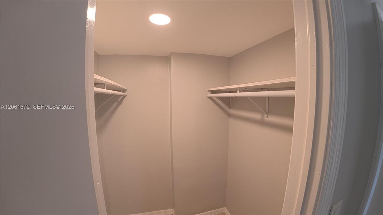 For Rent: $1,600 (1 beds, 1 baths, 1314 Square Feet)