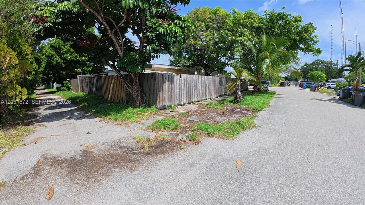 For Rent: $1,600 (1 beds, 1 baths, 1314 Square Feet)