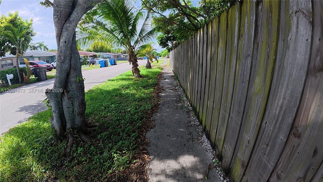 For Rent: $1,600 (1 beds, 1 baths, 1314 Square Feet)