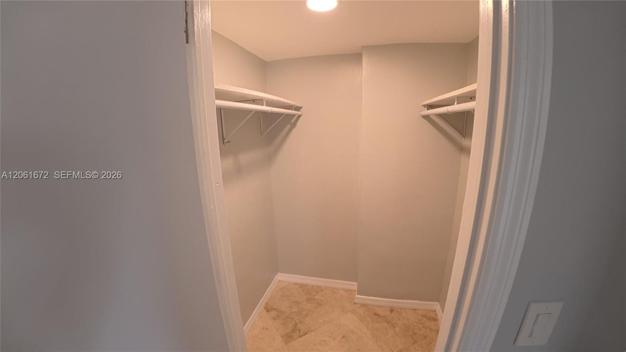 For Rent: $1,600 (1 beds, 1 baths, 1314 Square Feet)