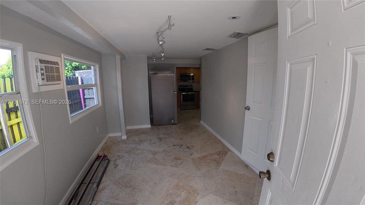 For Rent: $1,600 (1 beds, 1 baths, 1314 Square Feet)