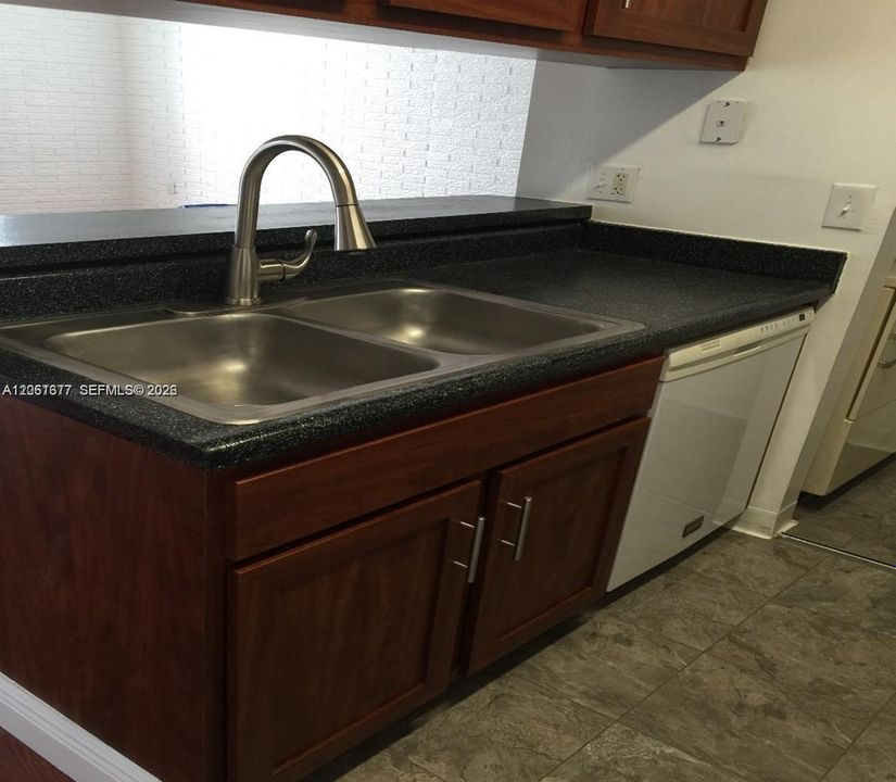 В аренду: $1,690 (1 спален, 1 ванн, 785 Квадратных фут)