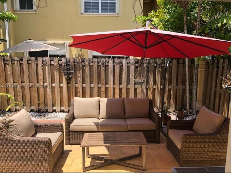For Sale: $519,000 (3 beds, 2 baths, 1728 Square Feet)
