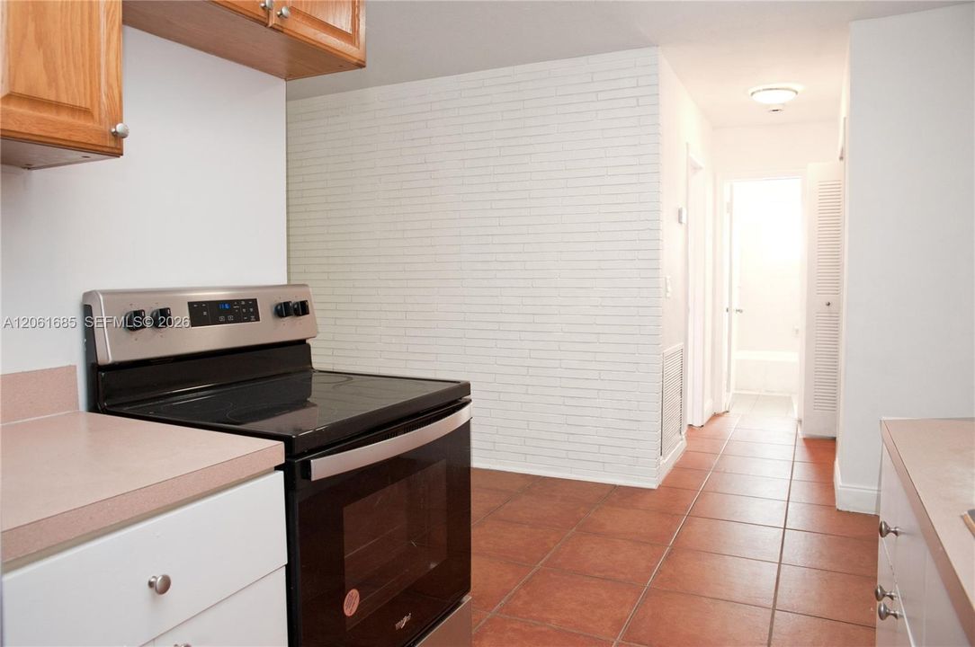 В аренду: $1,595 (1 спален, 1 ванн, 650 Квадратных фут)