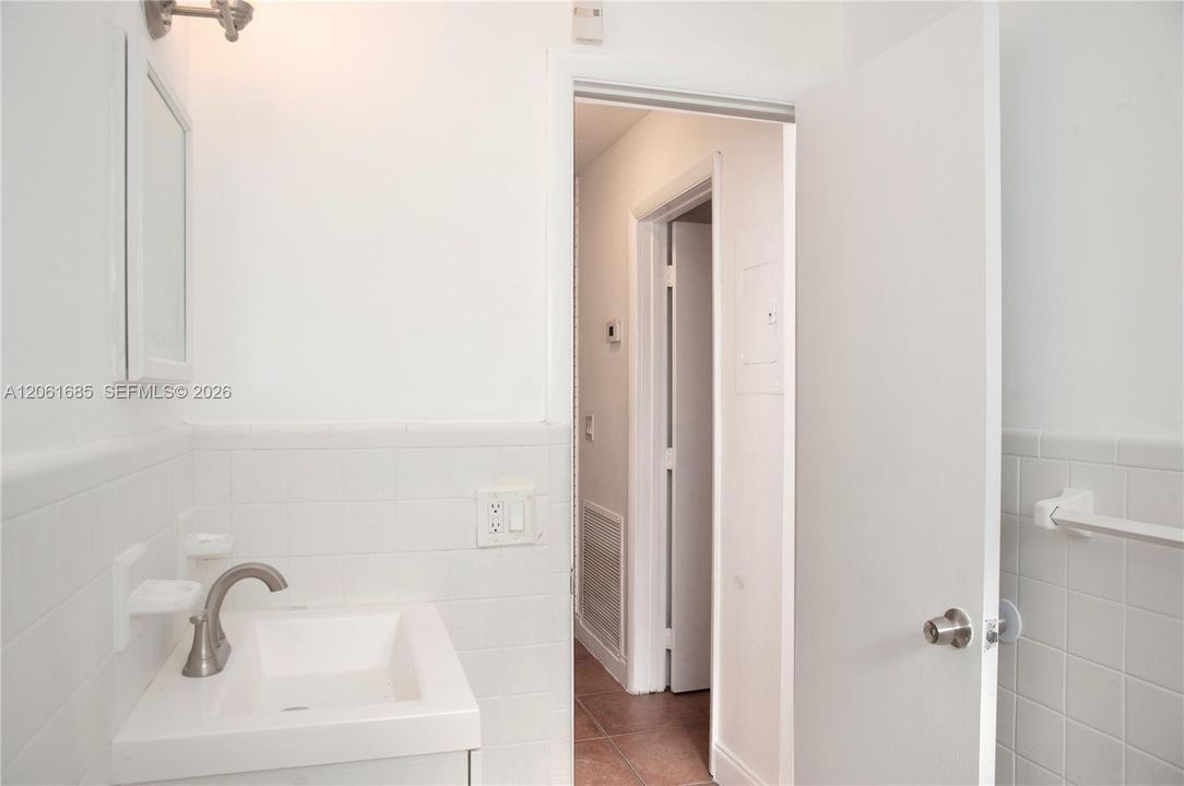 В аренду: $1,595 (1 спален, 1 ванн, 650 Квадратных фут)