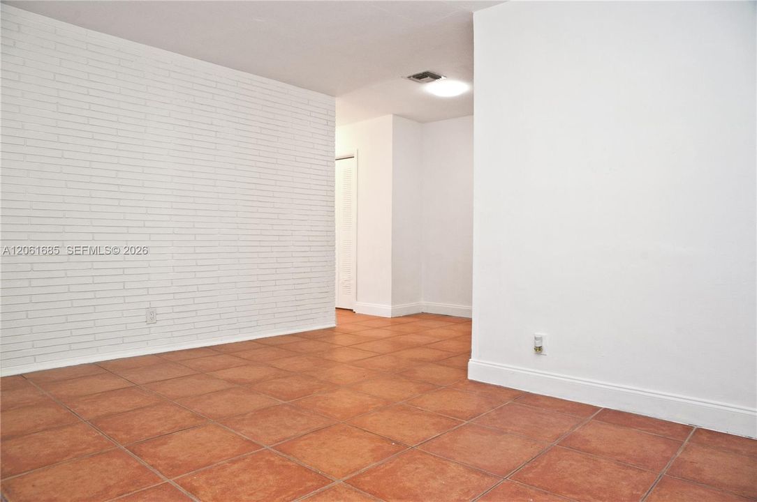 В аренду: $1,595 (1 спален, 1 ванн, 650 Квадратных фут)