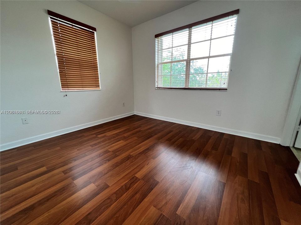 For Rent: $2,500 (3 beds, 3 baths, 1459 Square Feet)