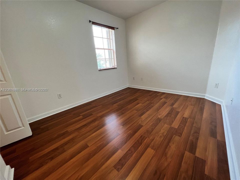 For Rent: $2,500 (3 beds, 3 baths, 1459 Square Feet)