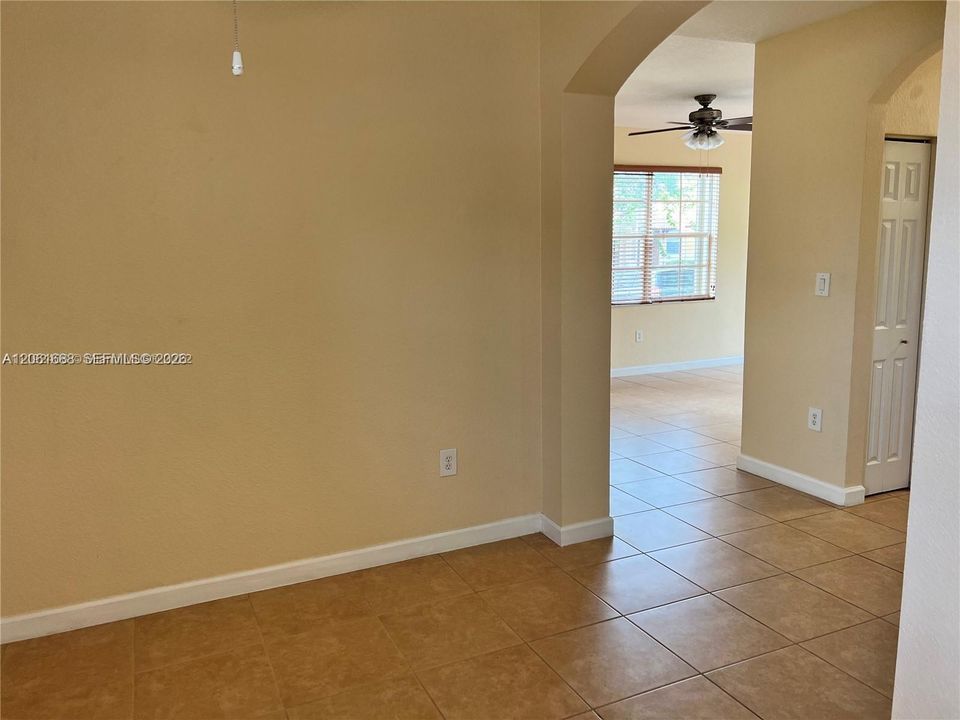 For Rent: $2,500 (3 beds, 3 baths, 1459 Square Feet)