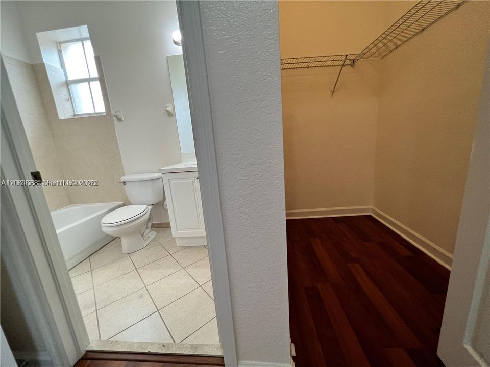 For Rent: $2,500 (3 beds, 3 baths, 1459 Square Feet)