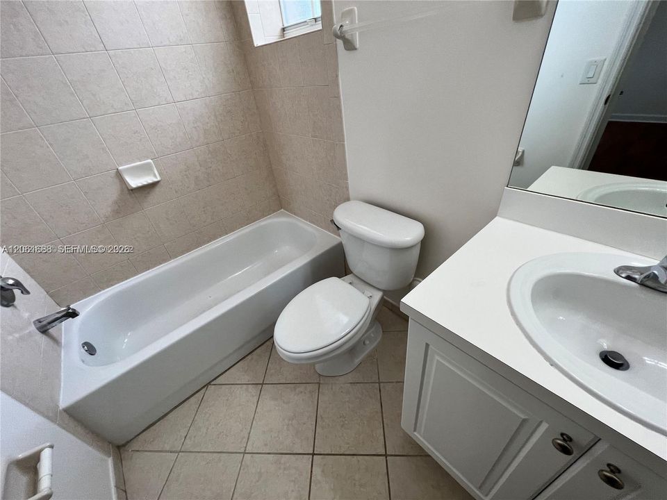 For Rent: $2,500 (3 beds, 3 baths, 1459 Square Feet)