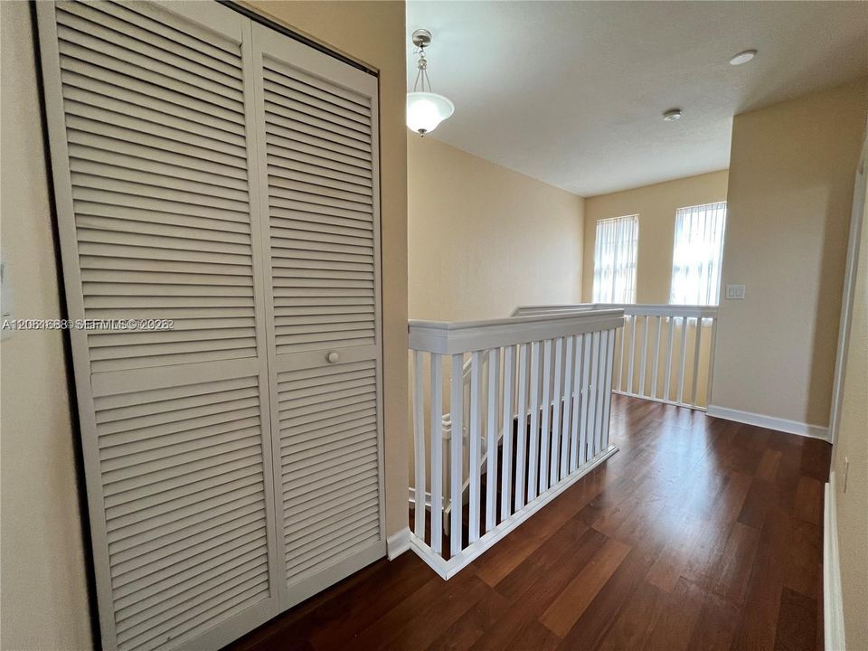 For Rent: $2,500 (3 beds, 3 baths, 1459 Square Feet)