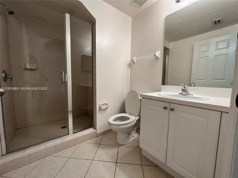 For Rent: $2,500 (3 beds, 3 baths, 1459 Square Feet)