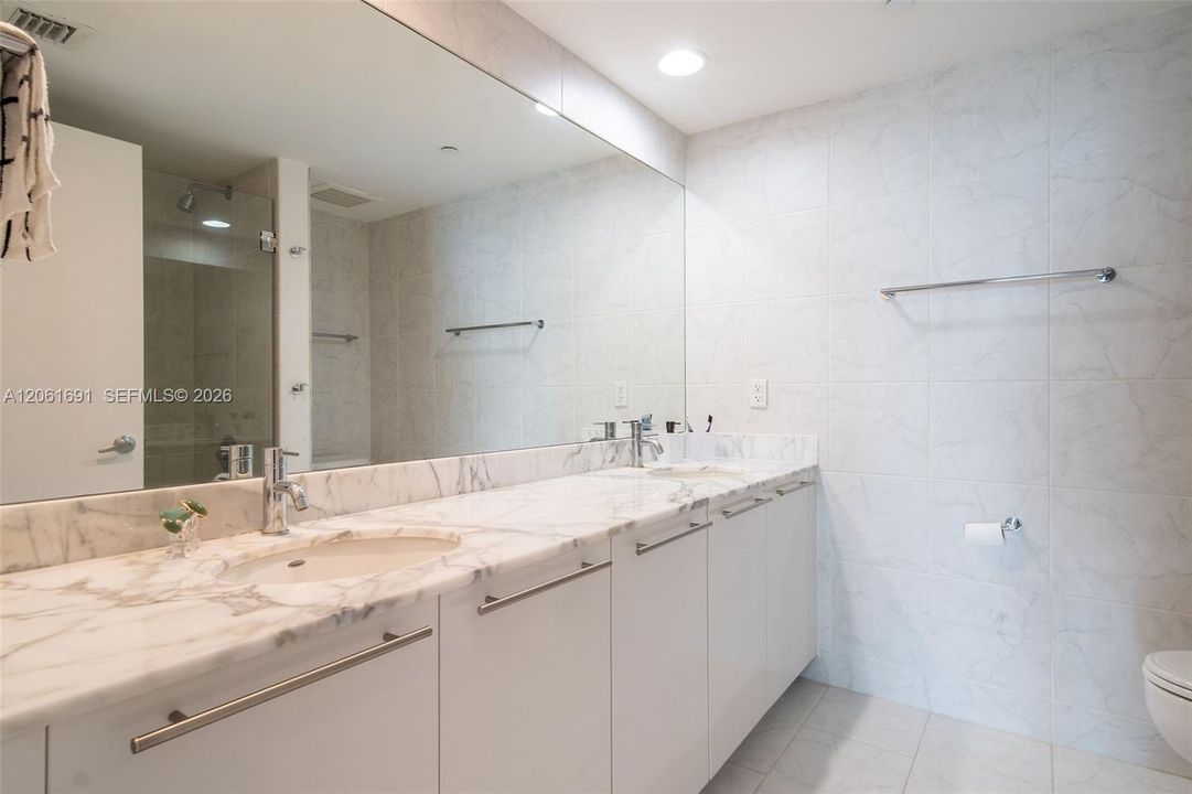 В аренду: $5,200 (2 спален, 2 ванн, 1278 Квадратных фут)