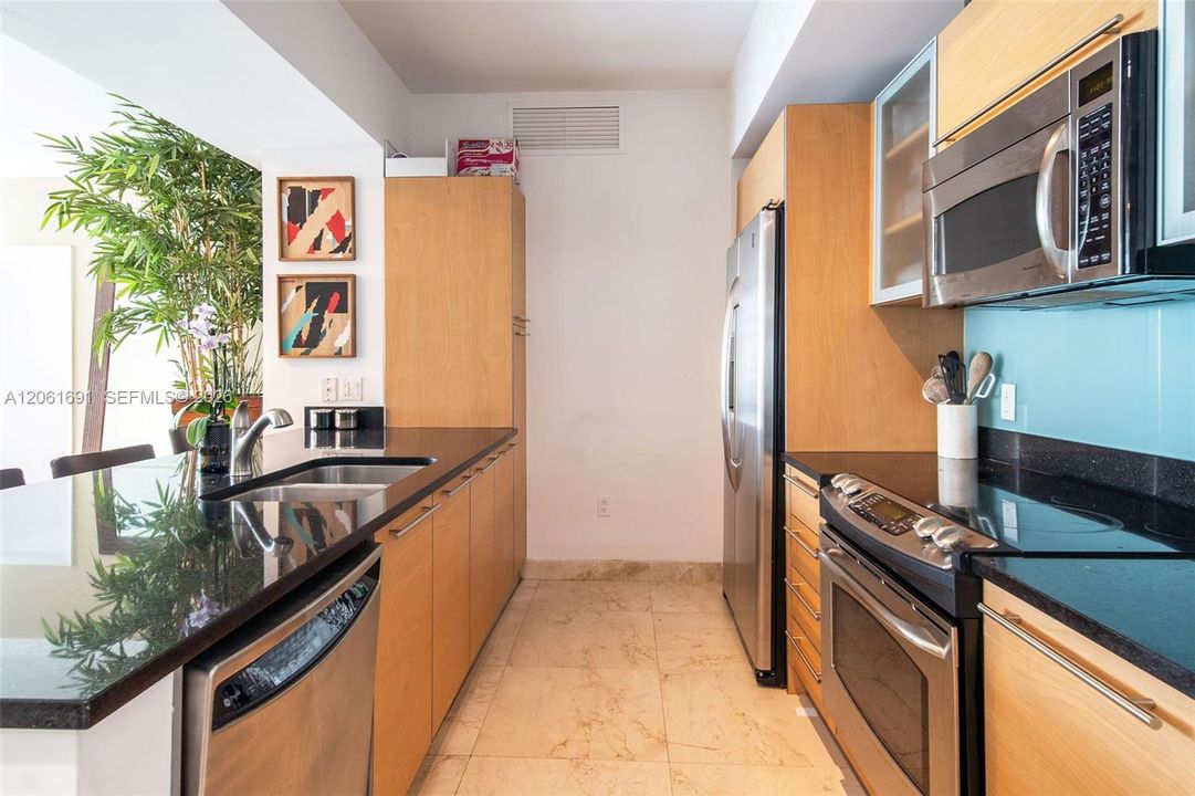 В аренду: $5,200 (2 спален, 2 ванн, 1278 Квадратных фут)